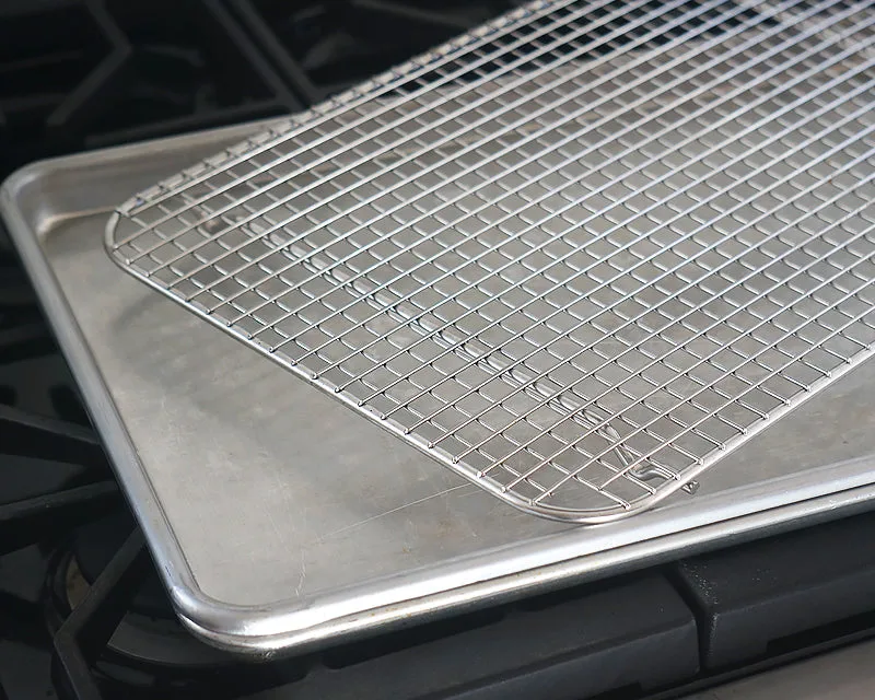 Vollrath wire cooling rack thumbnail 2